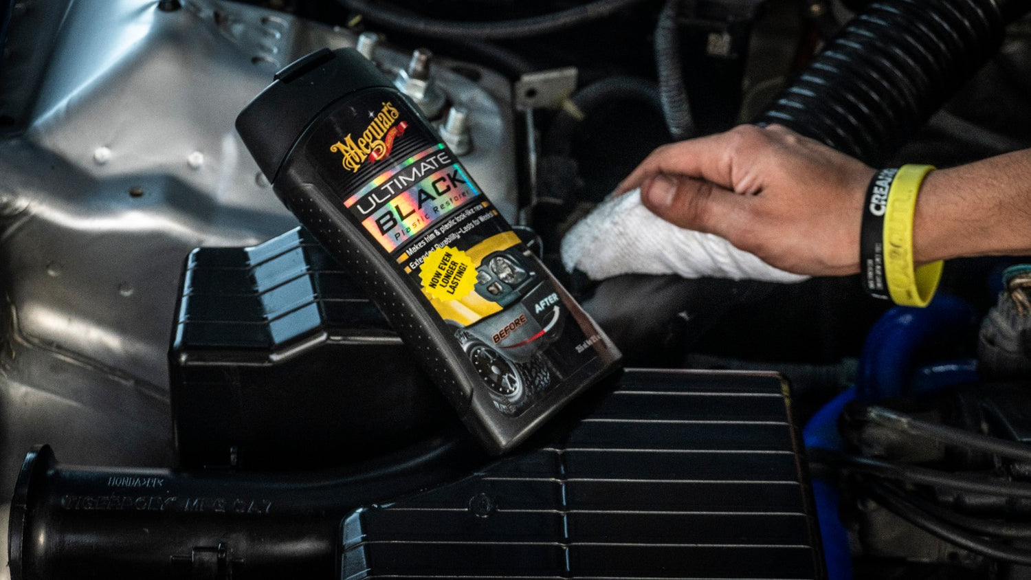 Meguiars Ultimate Black Plastic Restorer - Restaurador p/Plásticos