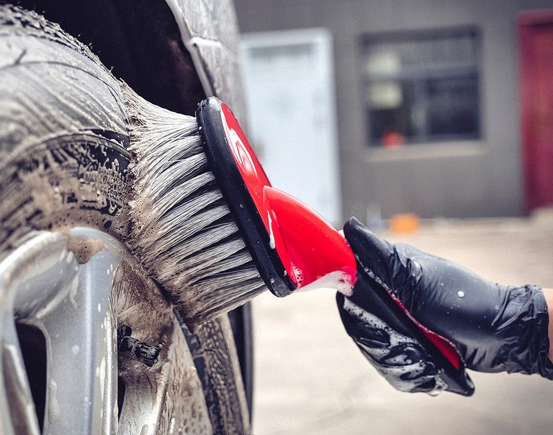Cepillo para fregar ruedas y neumáticos MaxShine