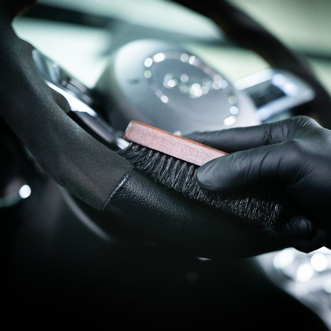 CarPro Leather and Fabric Brush - Cepillo para cuero